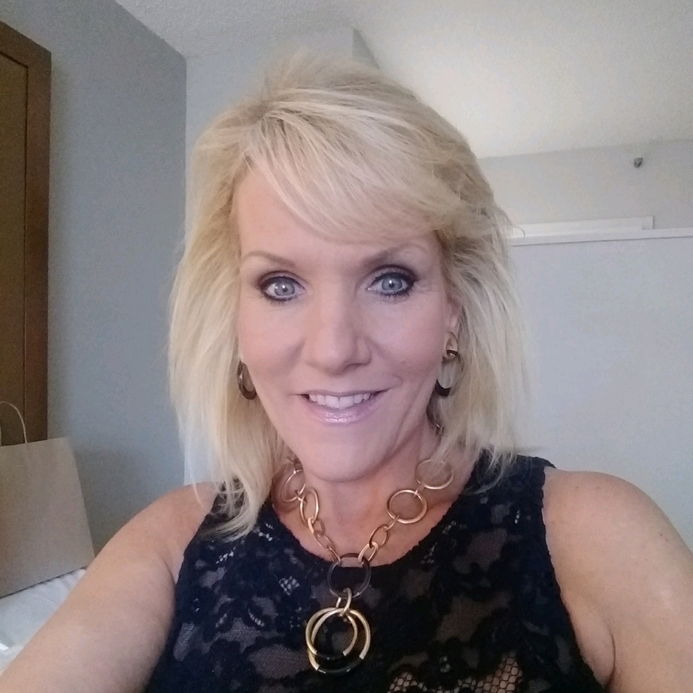 Meet your Posher, Lori